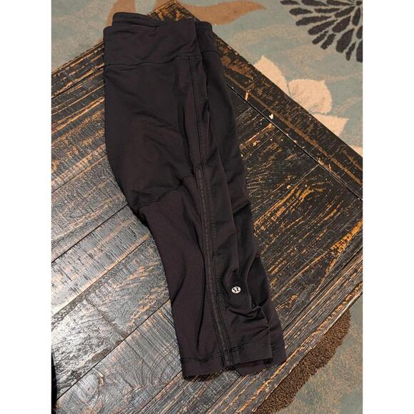 Lululemon Women's Cropped Leggings Size 10/BLACK/SOFT/GOOD CLEAN CONDITION - Picture 2 of 6